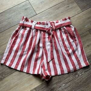 🛍️ Love Tree high waist shorts with belt. Excellent condition.